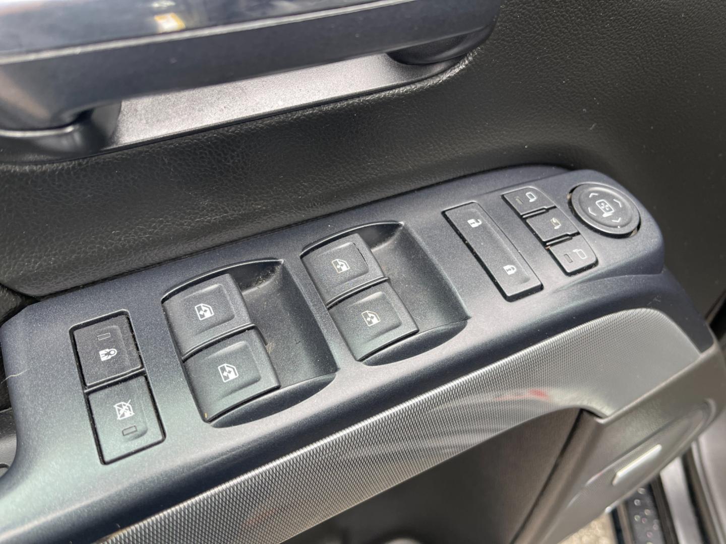 2018 Black /Black Chevrolet Silverado 1500 LTZ Z71 Crew Cab 4WD (3GCUKSEC4JG) with an 5.3L V8 OHV 16V engine, 8-Speed Automatic transmission, located at 547 E. Main St., Orwell, OH, 44076, (440) 437-5893, 41.535435, -80.847855 - This 2018 Chevrolet Silverado 1500 LTZ Z71 Crew Cab is a well-appointed and highly capable full-size pickup. It's powered by a 5.3L Vortec V8 engine paired with an 8-speed automatic transmission and 3.42 gearing, enabling an impressive 9,300-pound towing capacity. The Z71 off-road package includes f - Photo#20